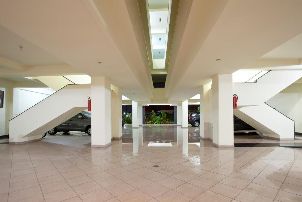 Pondok Taman 828 Hotel Denpasa Buitenkant foto