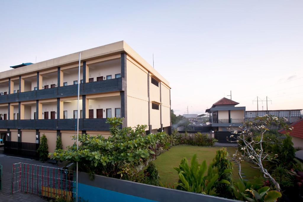 Pondok Taman 828 Hotel Denpasa Buitenkant foto