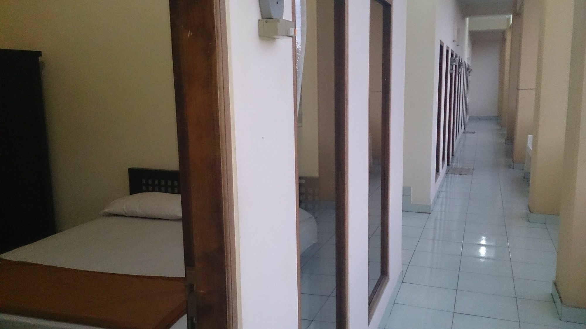 Pondok Taman 828 Hotel Denpasa Buitenkant foto